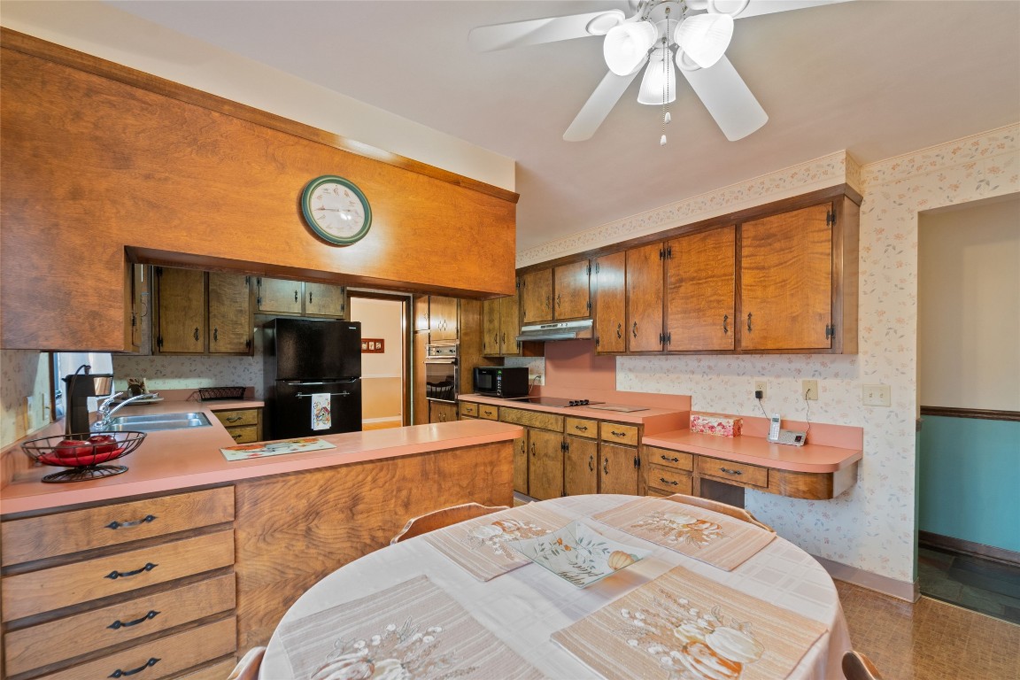 240 Ridgefield Road, Endicott, New York image 13