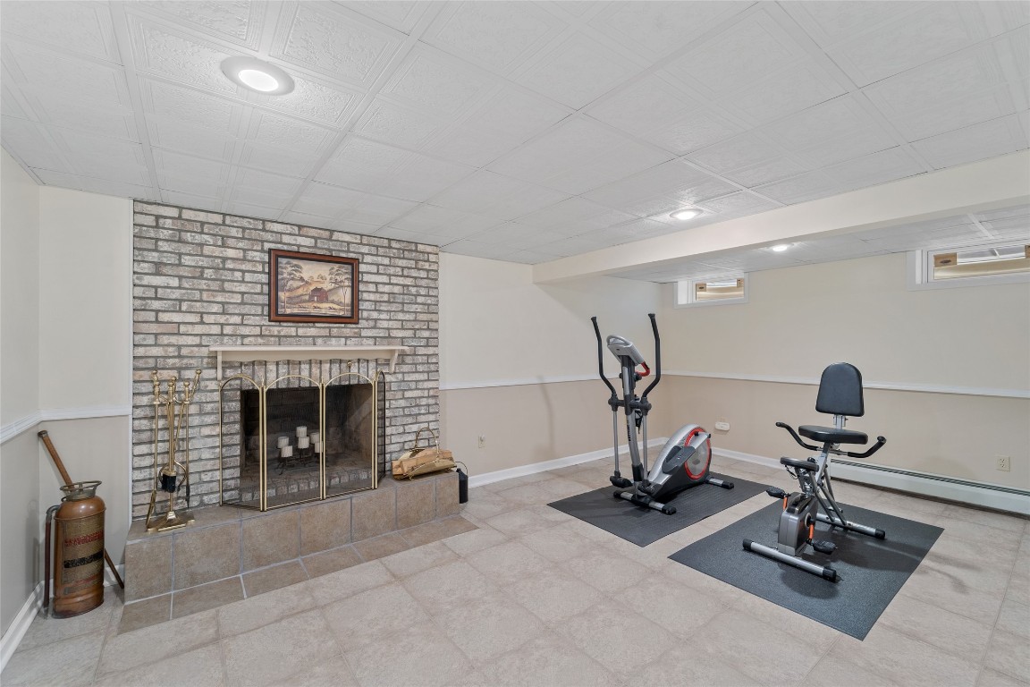240 Ridgefield Road, Endicott, New York image 34