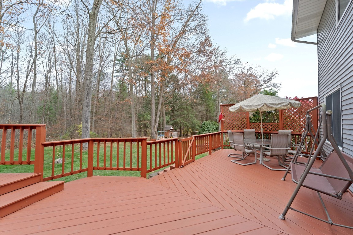 240 Ridgefield Road, Endicott, New York image 37