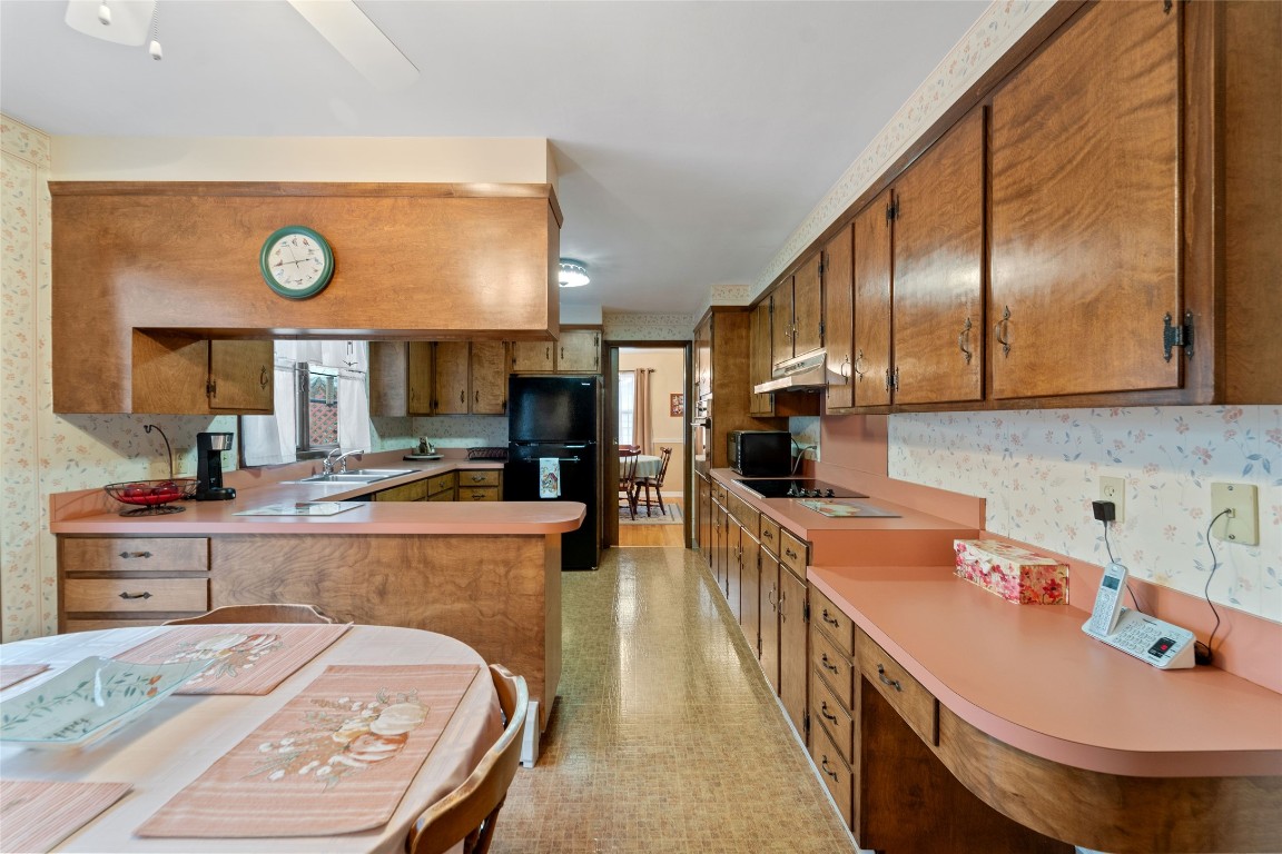 240 Ridgefield Road, Endicott, New York image 12