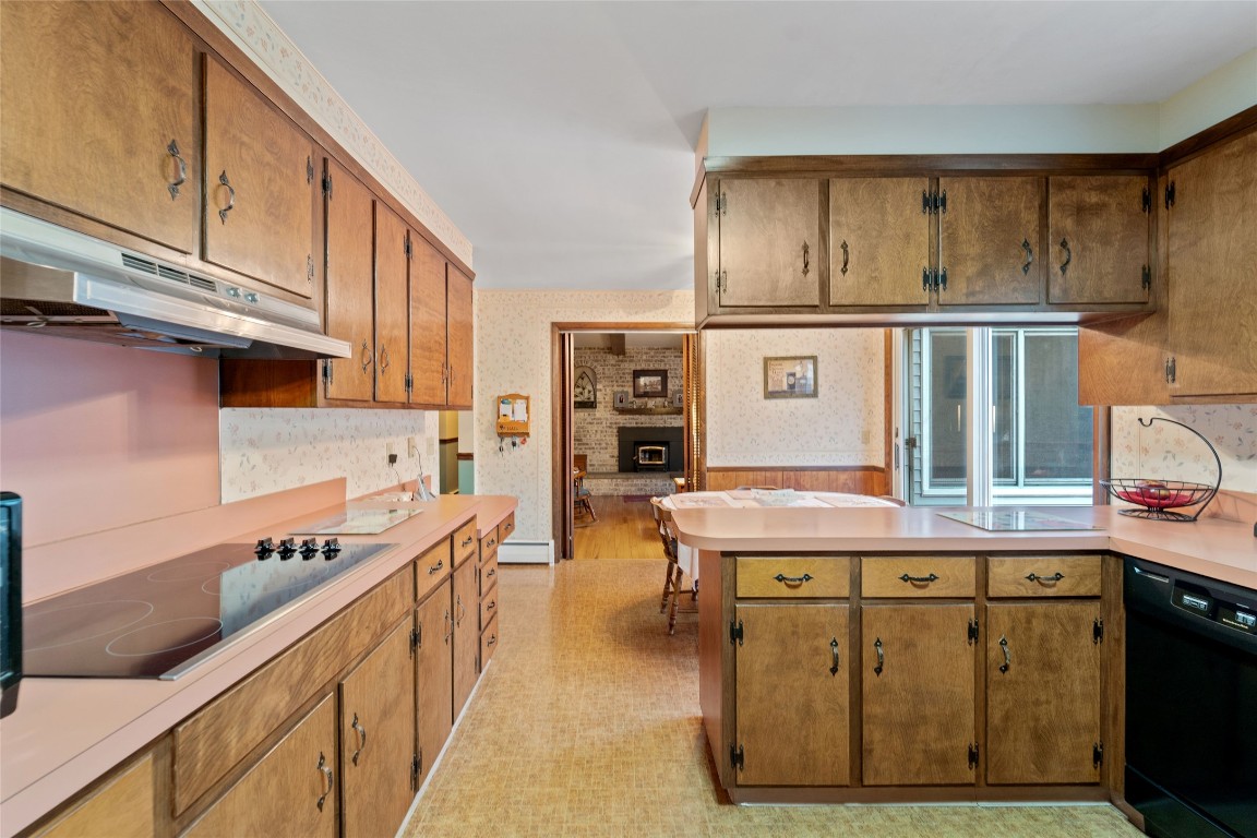 240 Ridgefield Road, Endicott, New York image 11