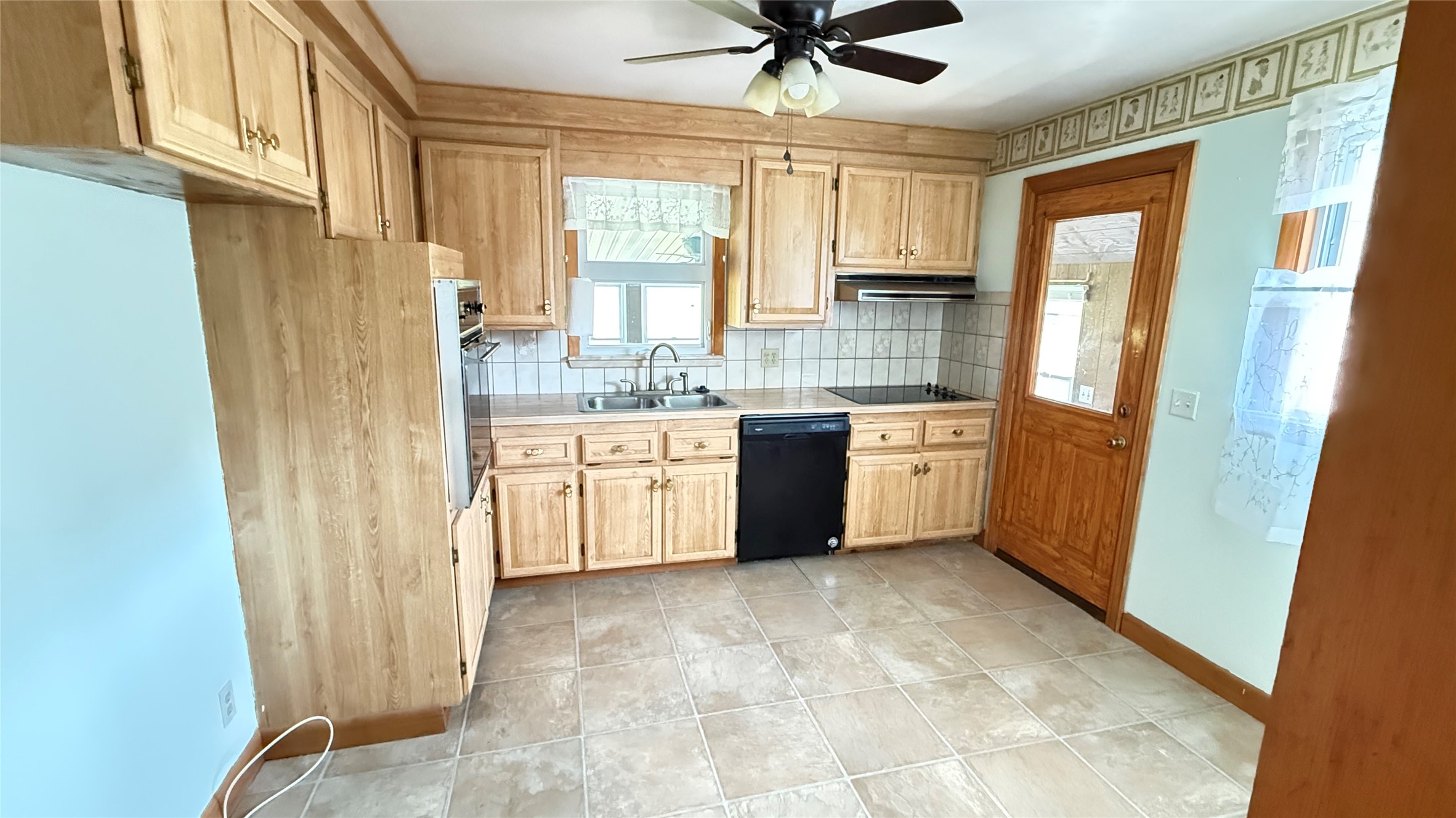 3653 Rath Avenue - Photo 3