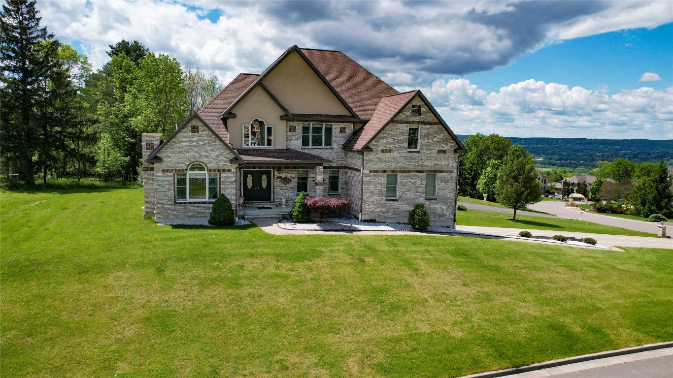 110 Briar Road, Vestal, New York image 1