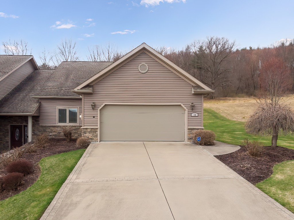 18 Eagle Drive, Endicott, New York image 4