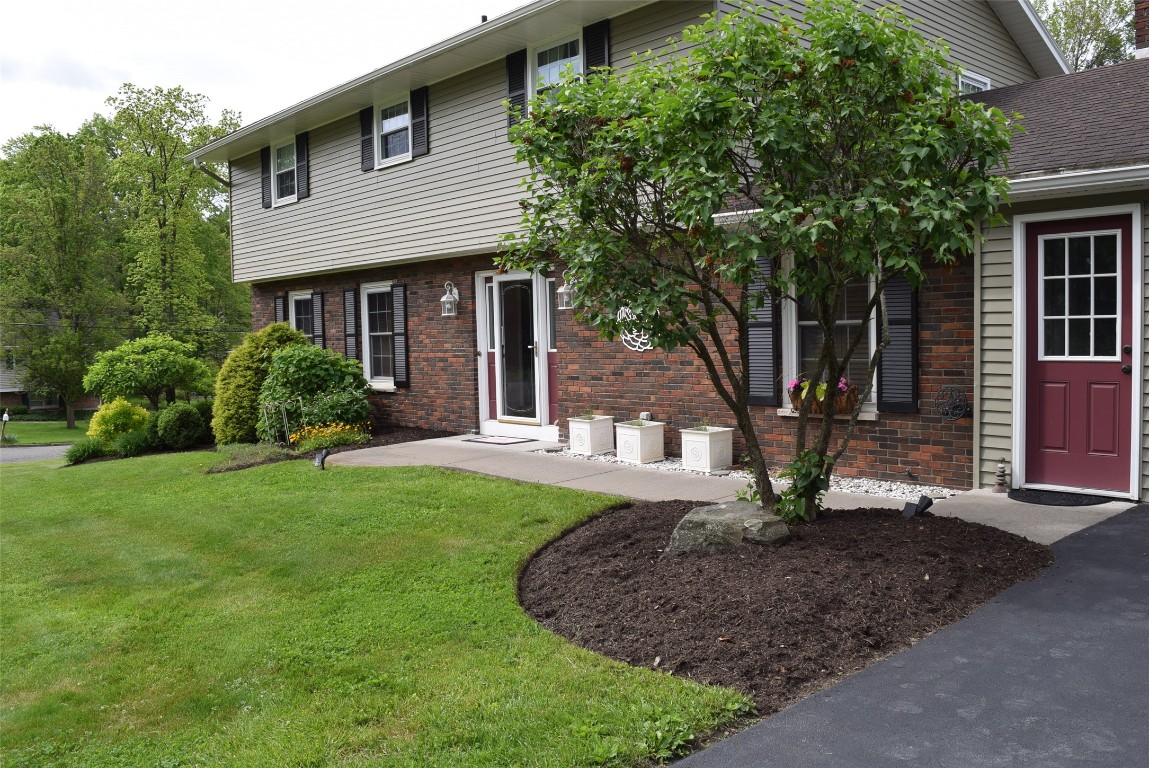 420 Clarkson Drive, Vestal, New York image 3