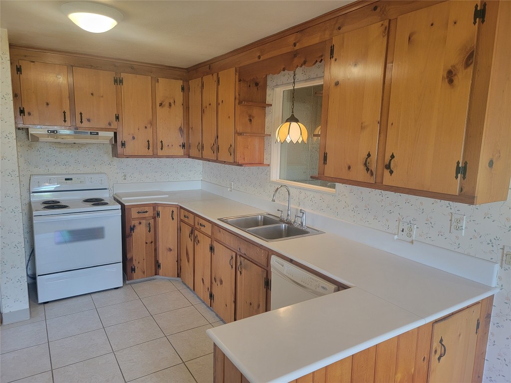2721 Smith Drive, Endicott, New York image 3