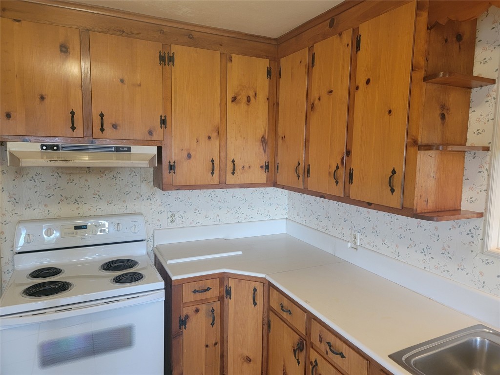 2721 Smith Drive, Endicott, New York image 6