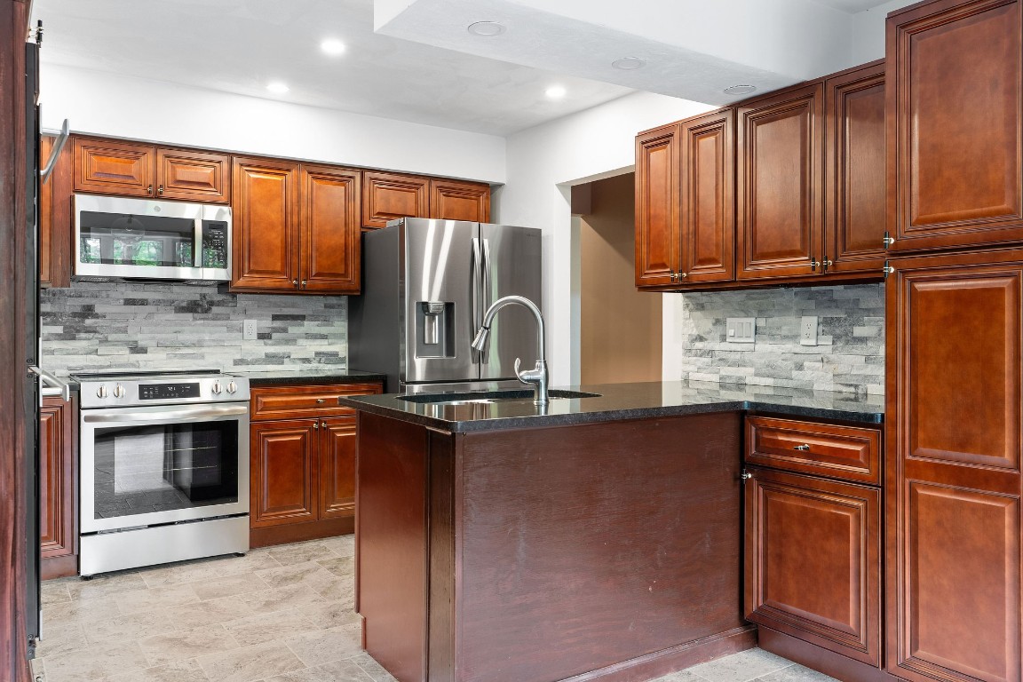 75 Noyes Road, Vestal, New York image 2