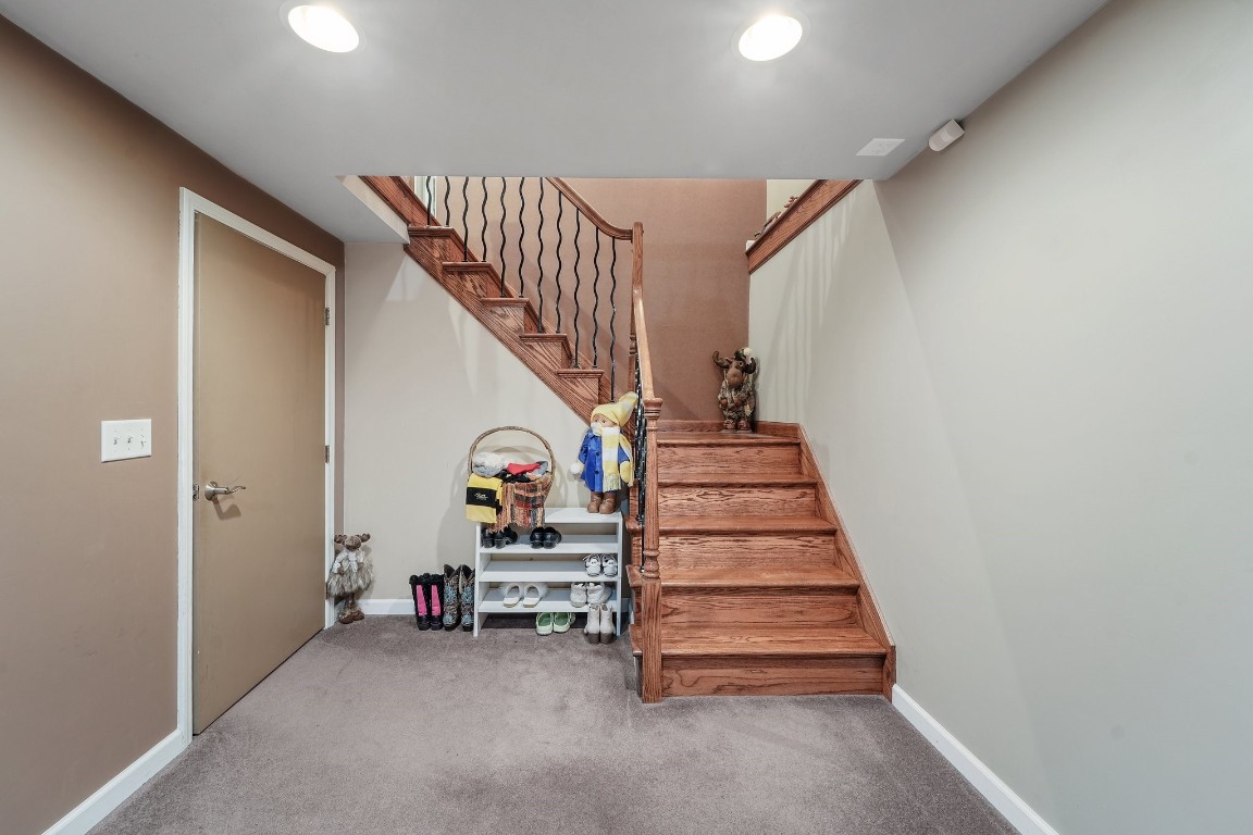 33 Dover Dr, Endicott, New York image 19