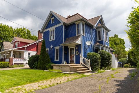 Homes For Sale - 452 Fulton Street<br/> Waverly, NY 14892