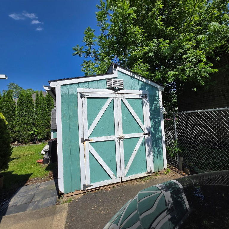 318 Rogers Avenue, Endicott, New York image 3