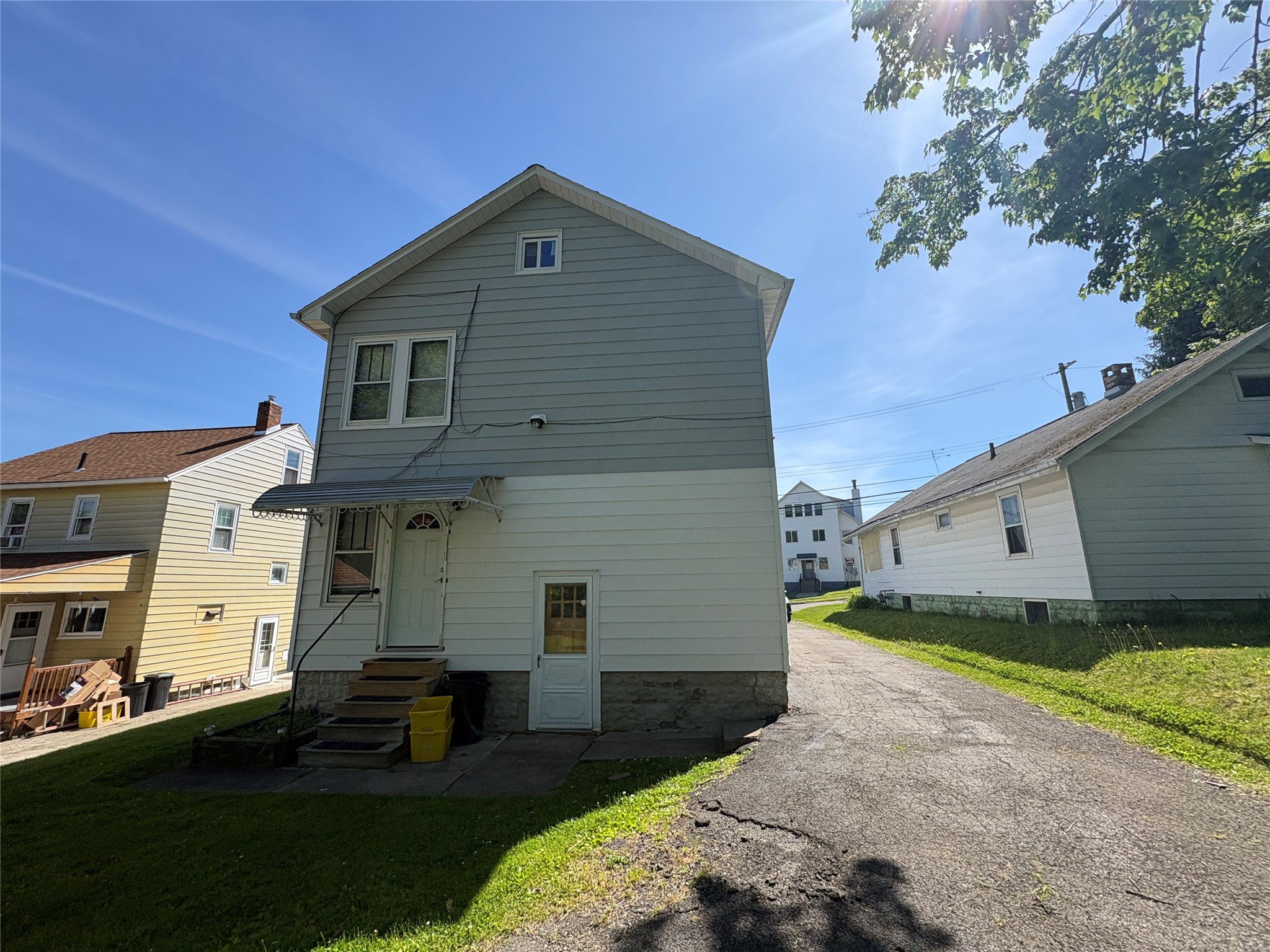 260 Ackley Ave - Photo 2