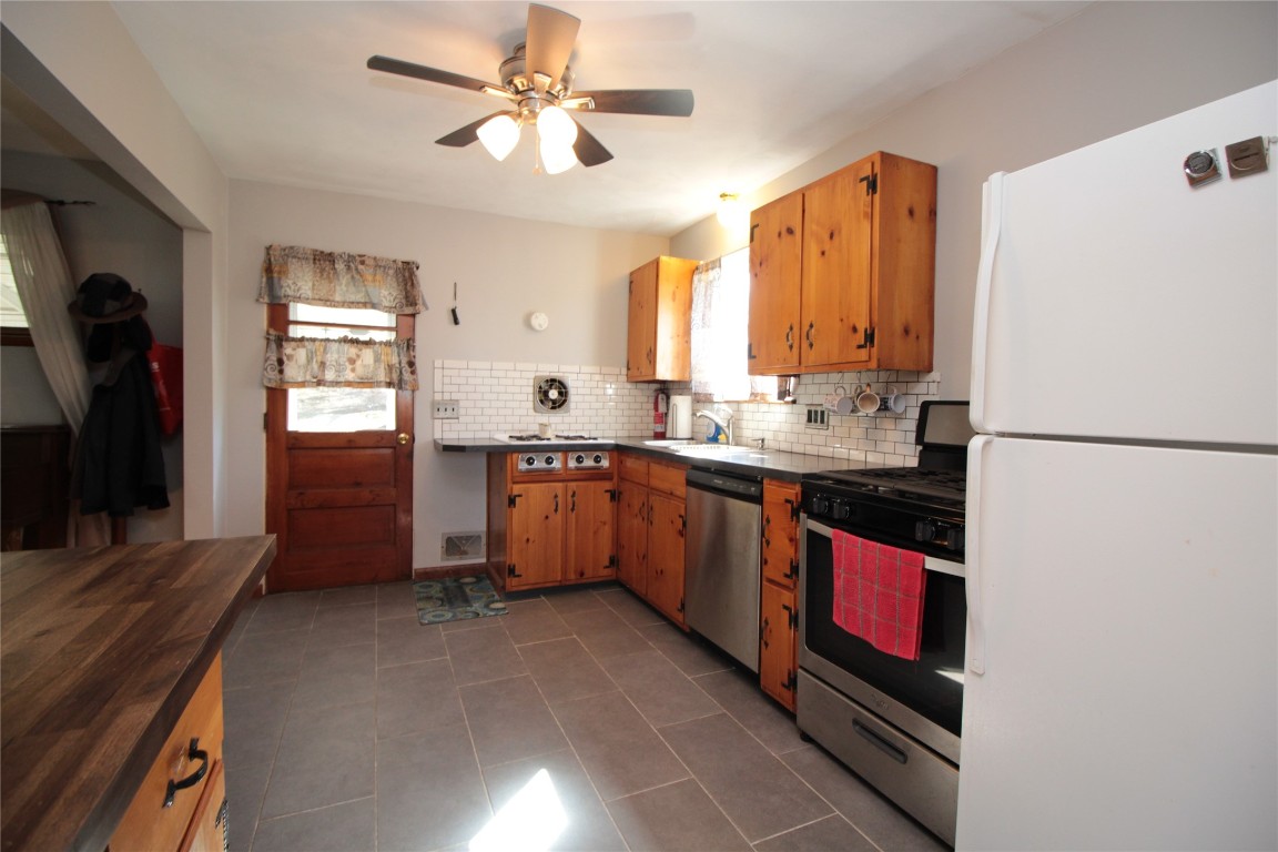 16 Clarence Street, Binghamton, New York image 8