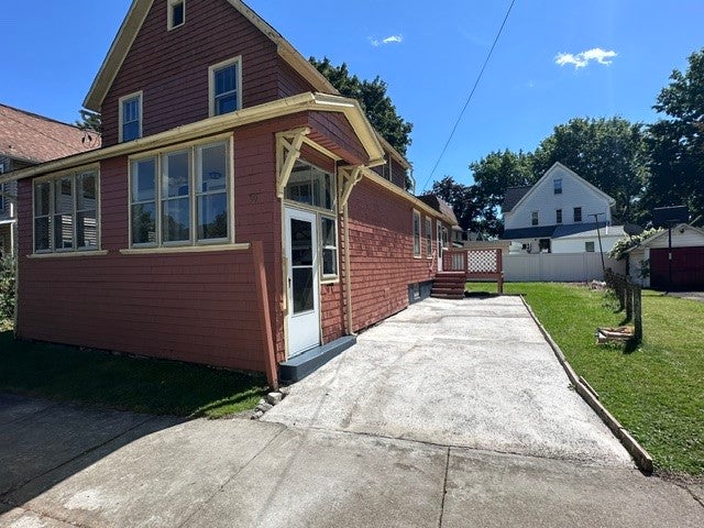 39 Elm Street - Photo 3