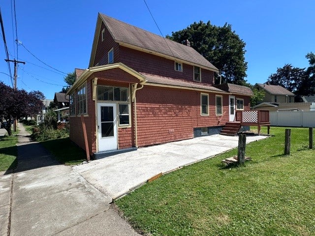 39 Elm Street - Photo 2
