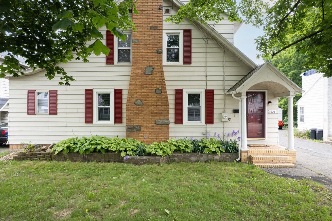 1024 Vestal Road, Vestal, New York image 1