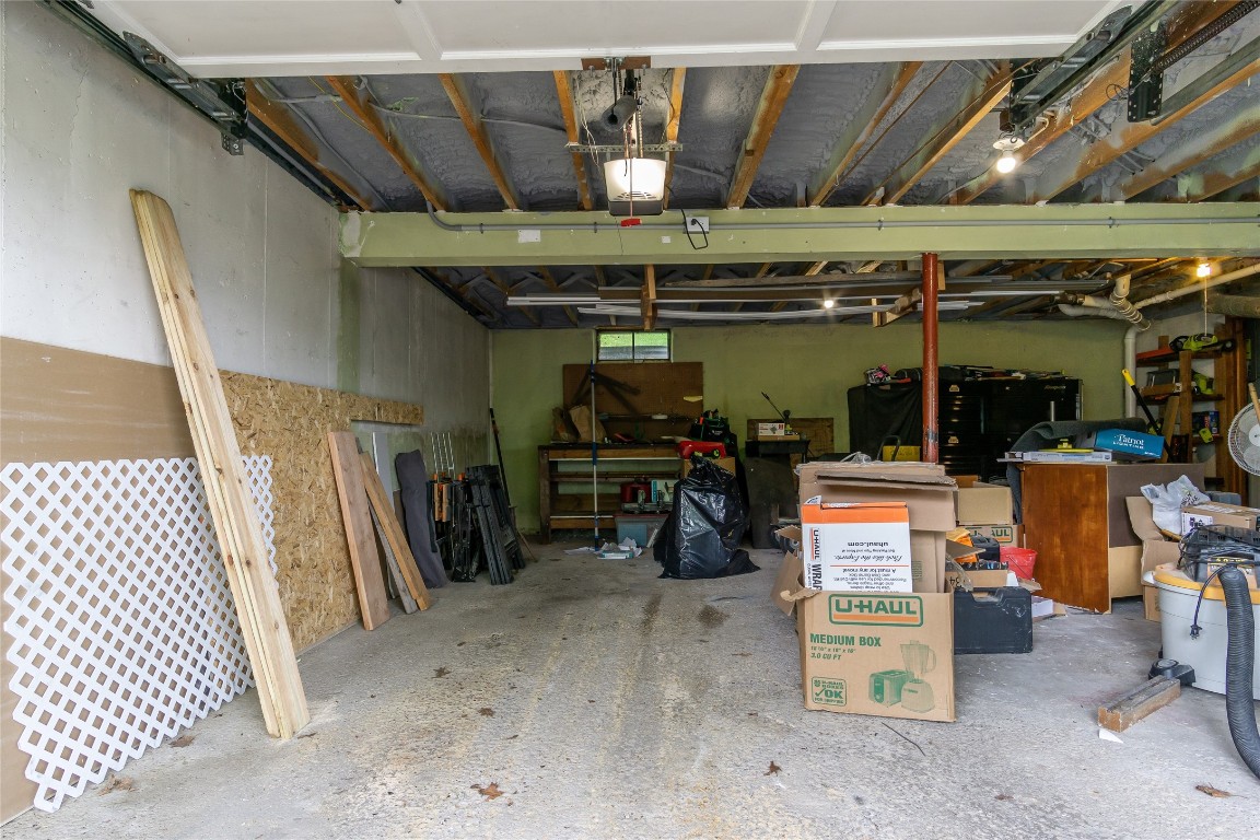 215 Jamaica Boulevard, Endicott, New York image 36
