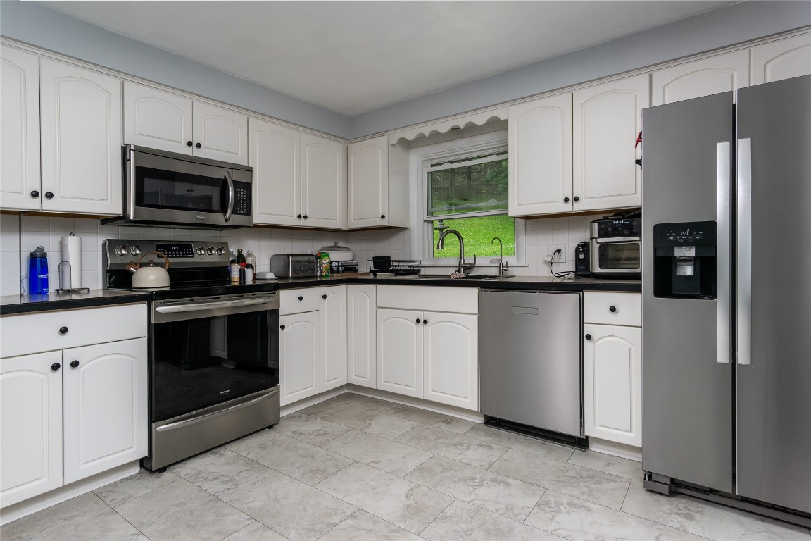 215 Jamaica Boulevard, Endicott, New York image 9