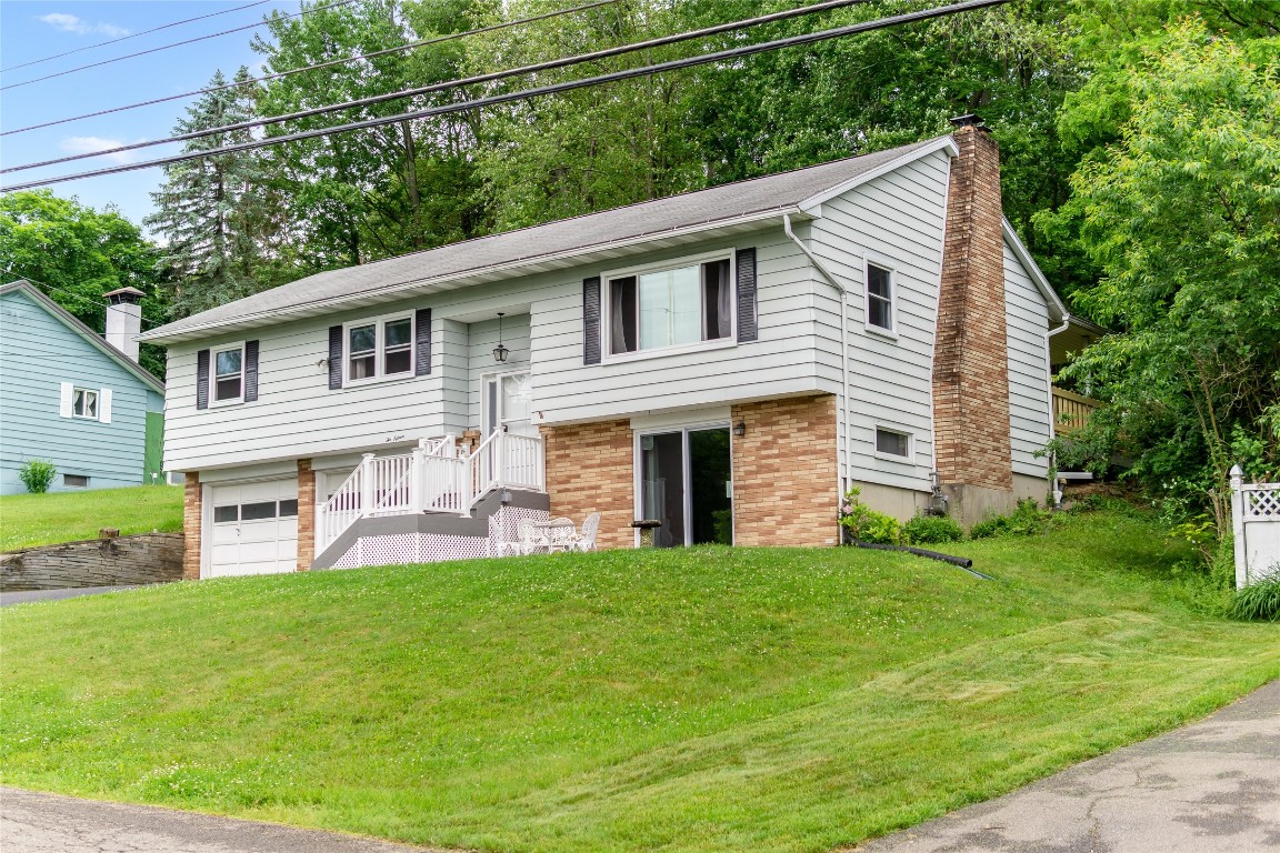 215 Jamaica Boulevard, Endicott, New York image 2