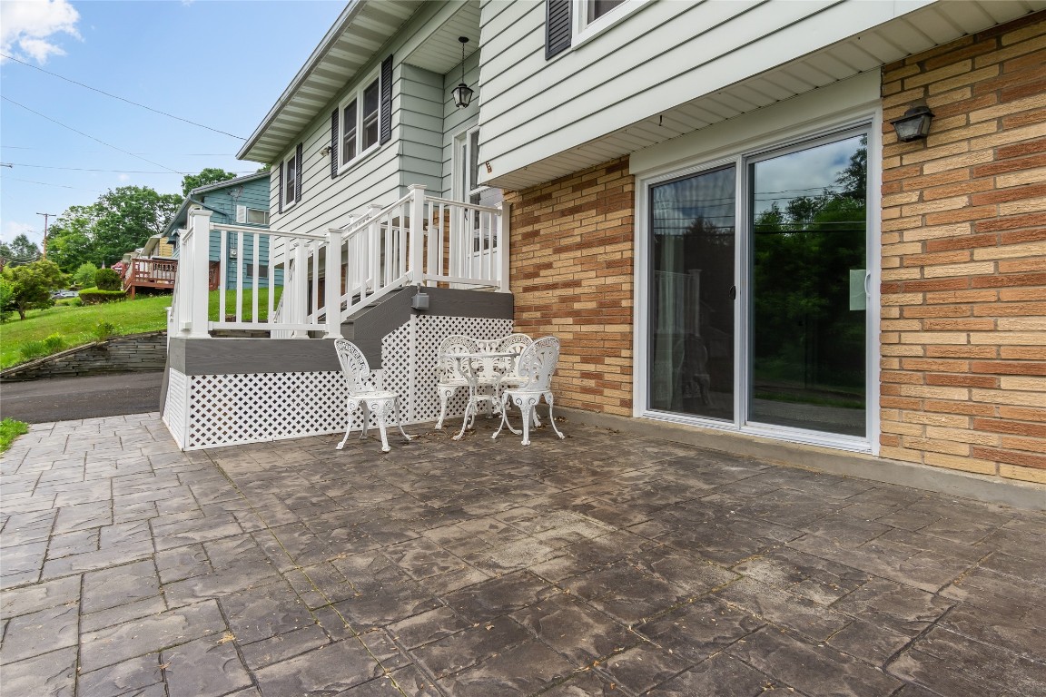 215 Jamaica Boulevard, Endicott, New York image 4