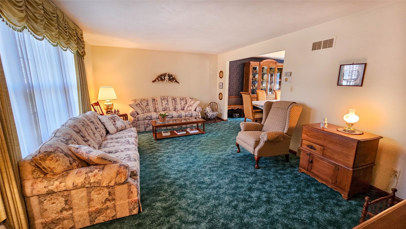 580 Sequoia Lane, Vestal, New York image 4
