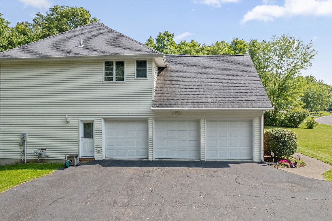 953 Dante Drive, Endicott, New York image 4