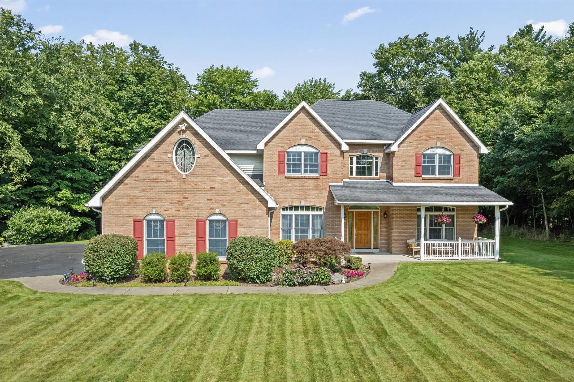 953 Dante Drive, Endicott, New York image 1