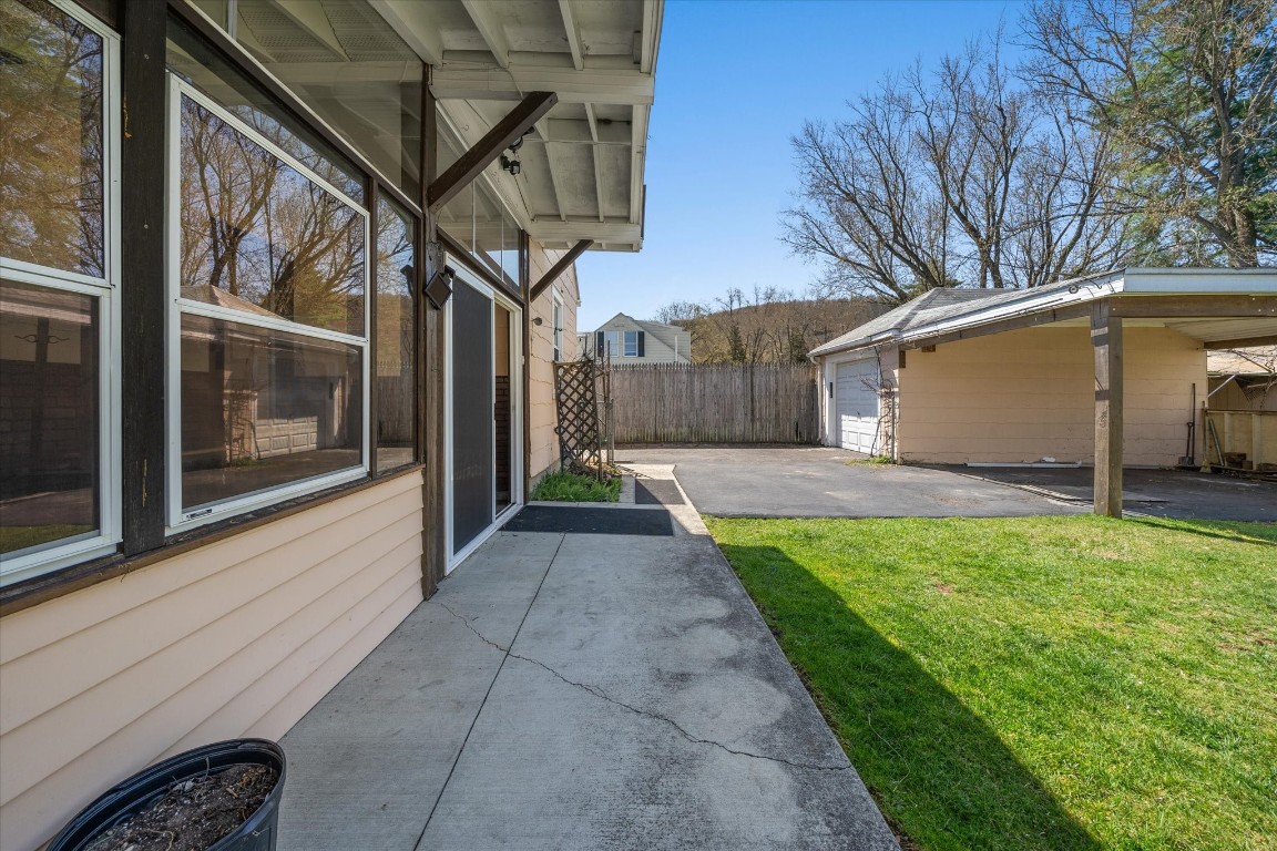 309 Maple Street, Vestal, New York image 36