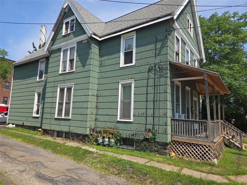 206 Clinton Street - Photo 2