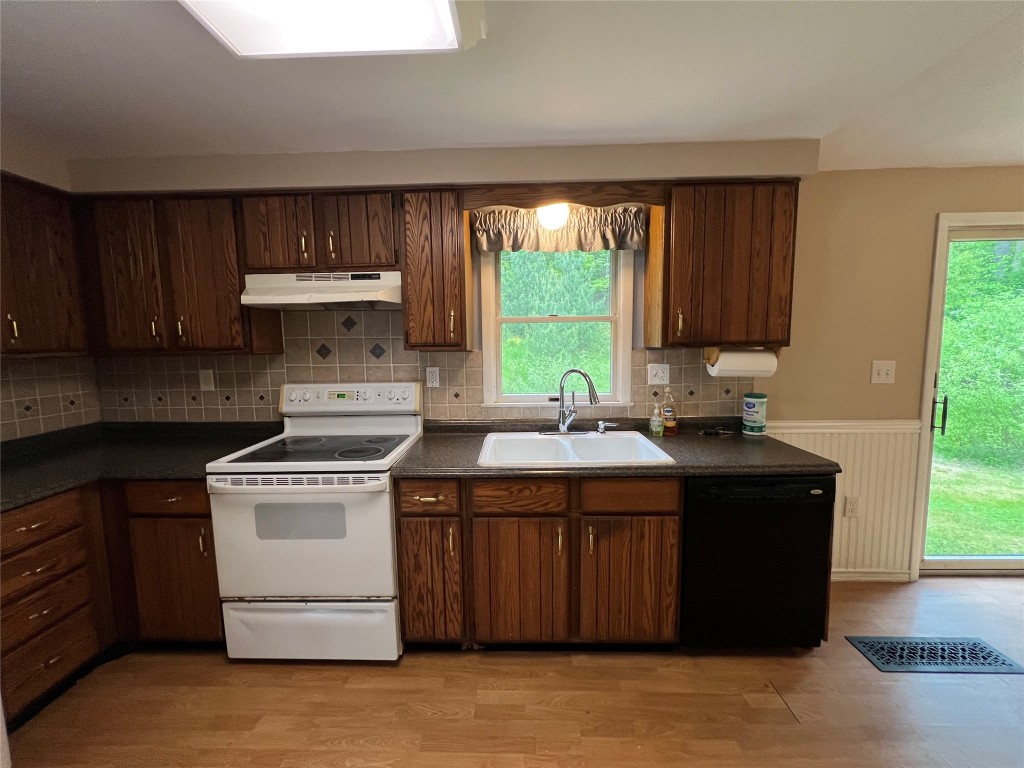 147 Beartown Road, Port Crane, New York image 12