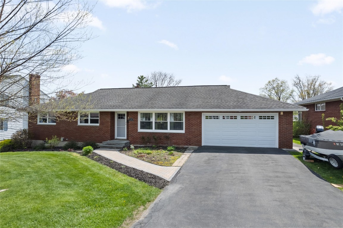 2718 Columbia Drive, Endicott, New York image 1