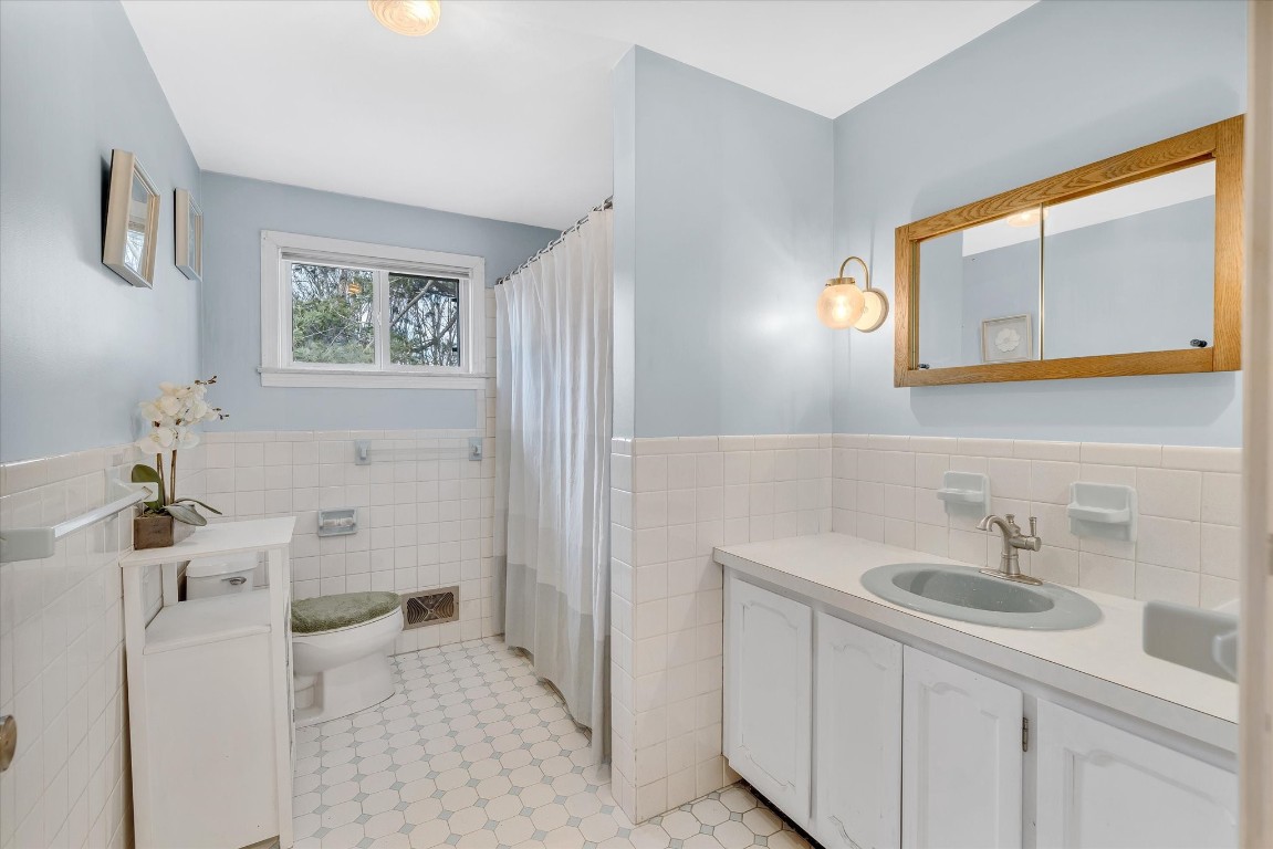 1204 Wildwood Lane, Vestal, New York image 24