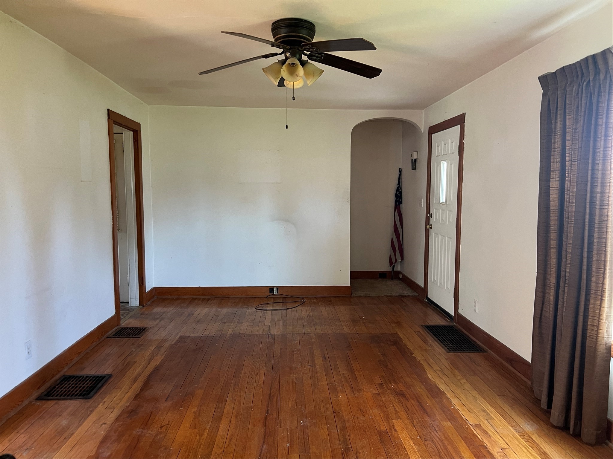 492 Riverside Drive - Photo 3