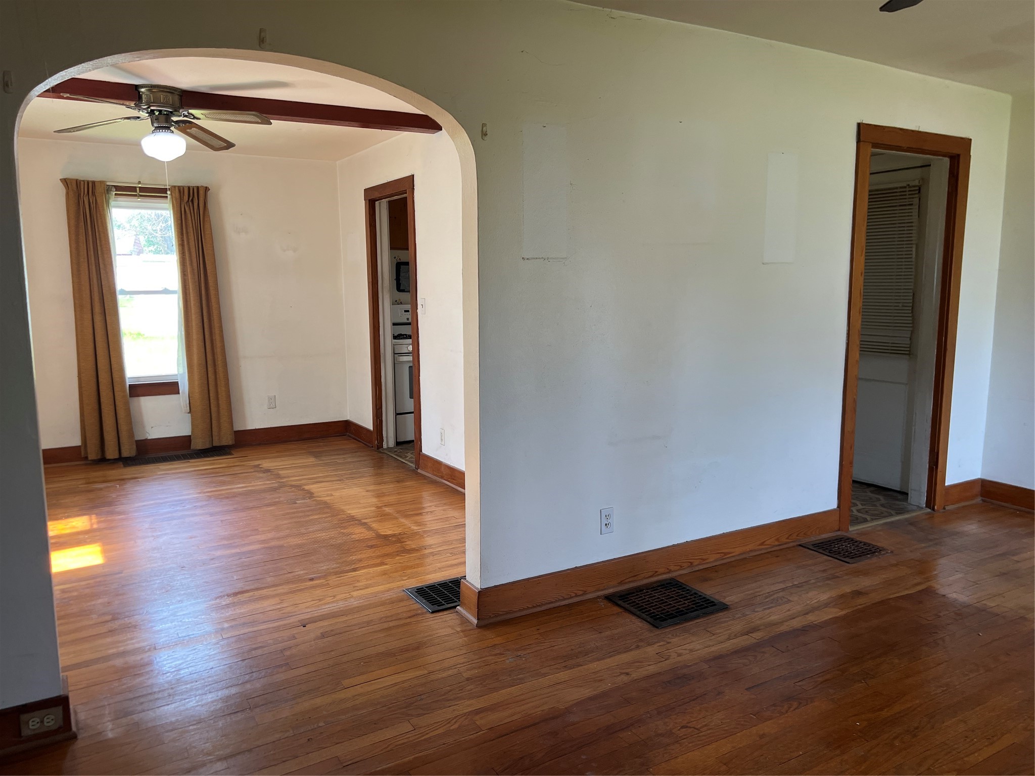 492 Riverside Drive - Photo 4