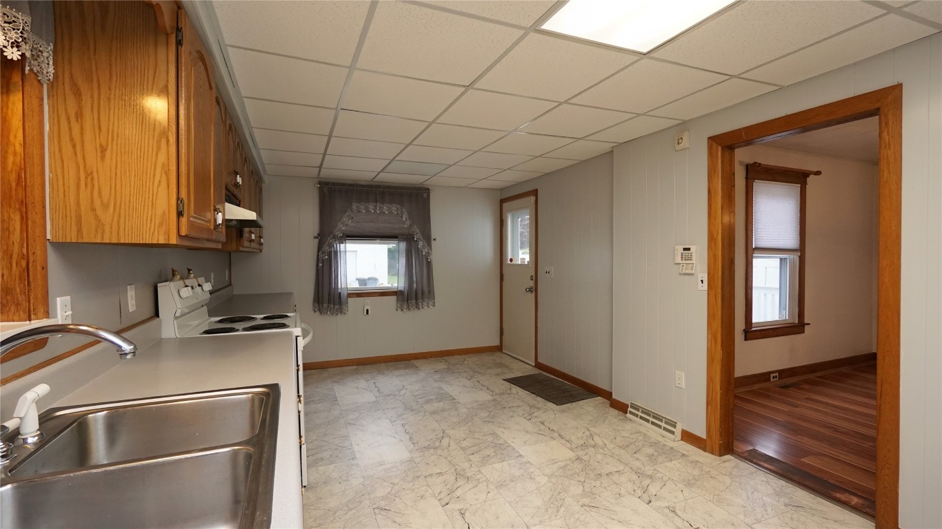 105 Ackley Ave, Johnson City, New York image 24