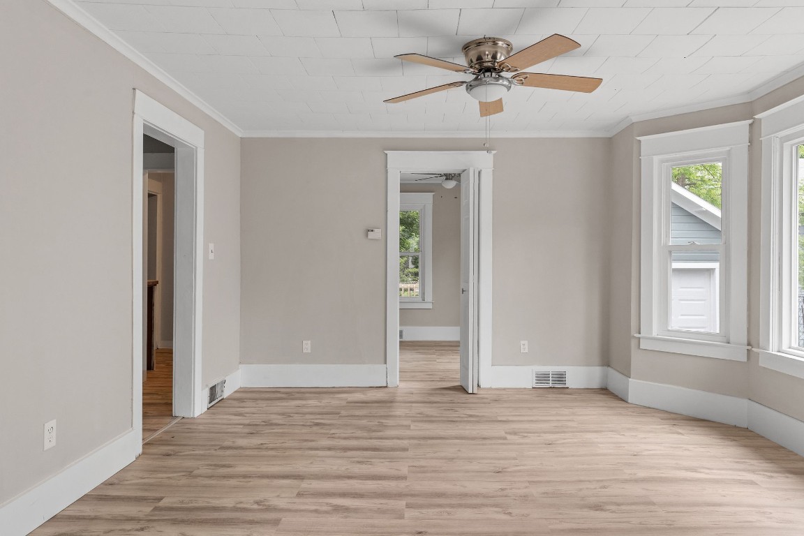 407 Marion Street, Endicott, New York image 11