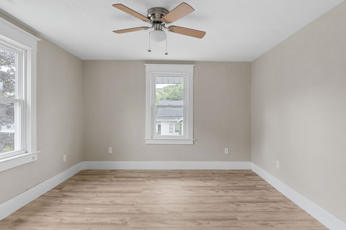 407 Marion Street, Endicott, New York image 9