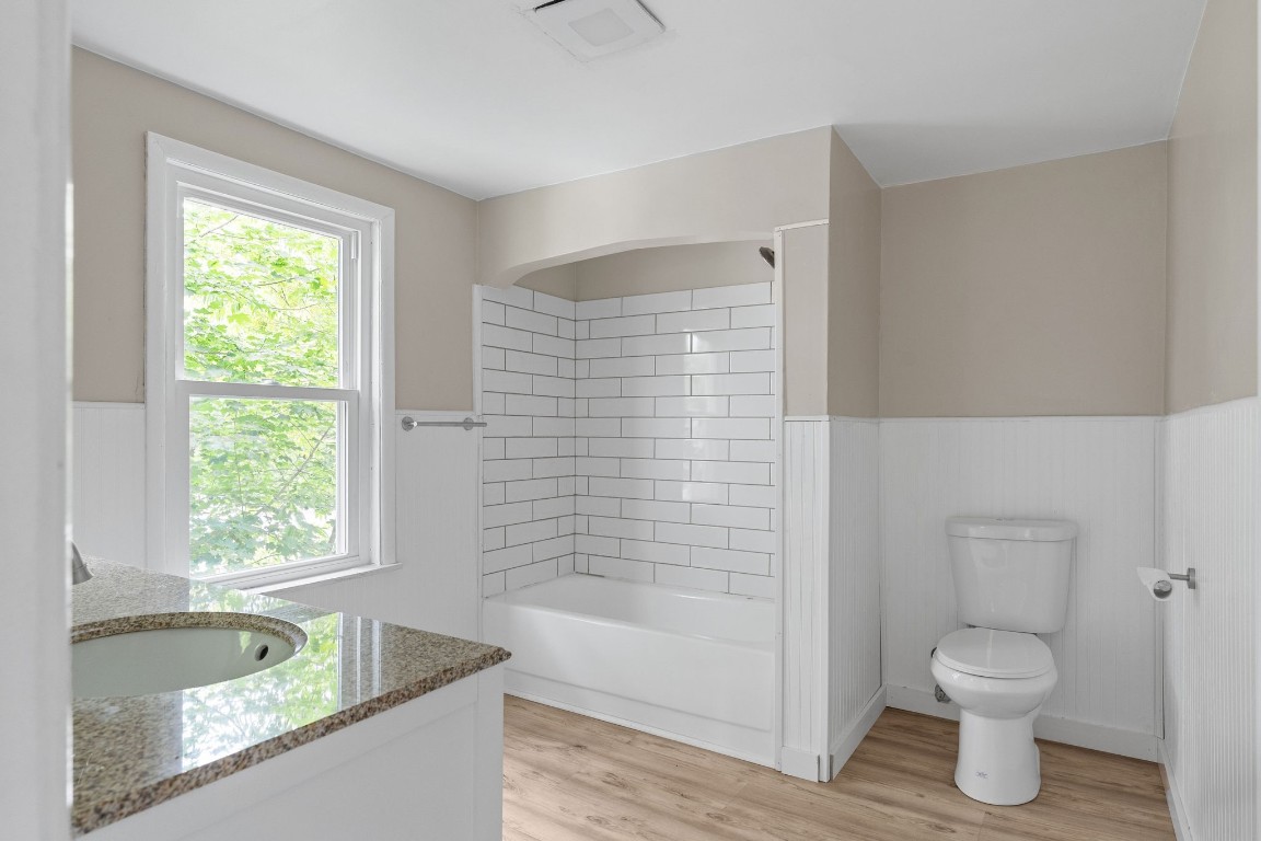 407 Marion Street, Endicott, New York image 6