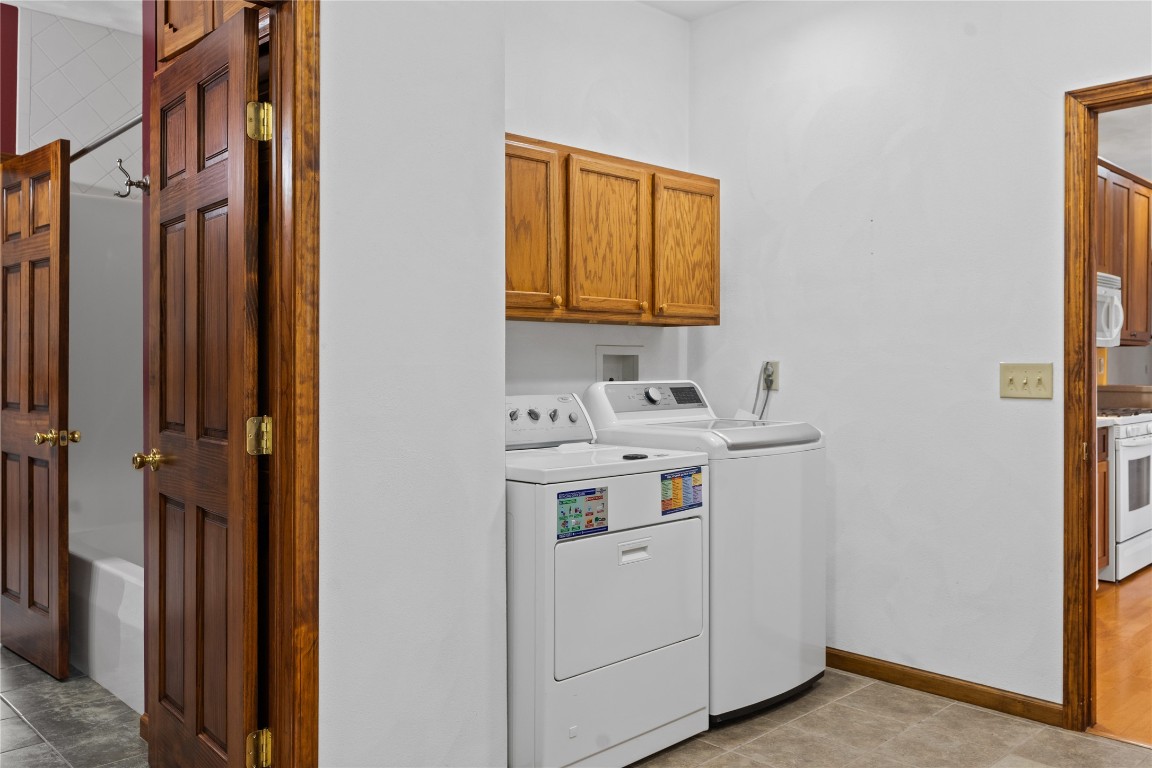420 Hardy Road, Johnson City, New York image 17