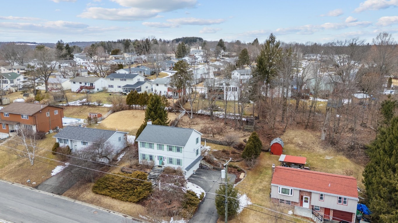 628 Leon Drive, Endicott, New York image 3