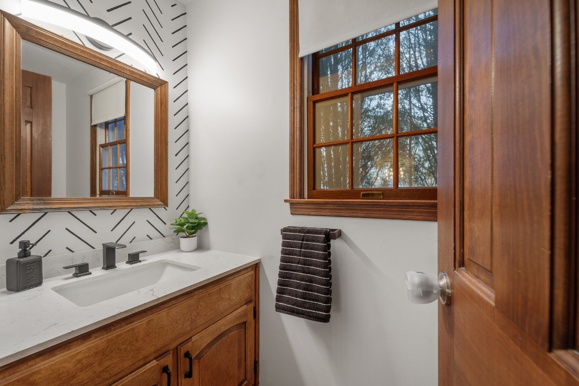 628 Leon Drive, Endicott, New York image 19