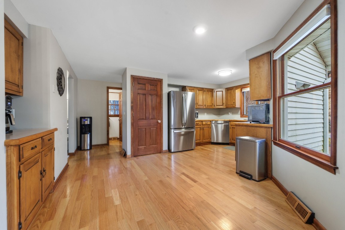 628 Leon Drive, Endicott, New York image 23