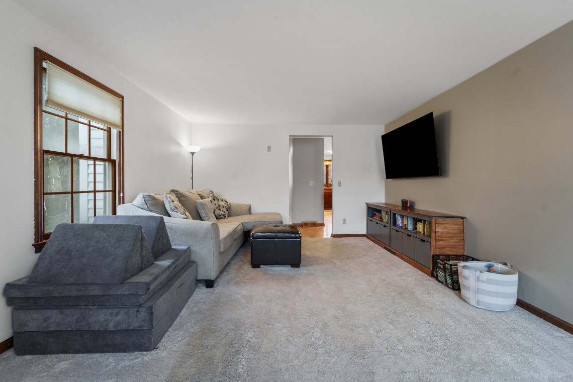 628 Leon Drive, Endicott, New York image 14