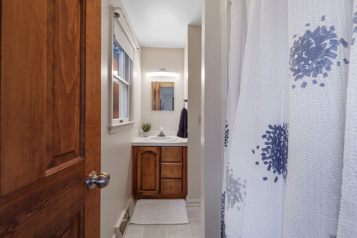 628 Leon Drive, Endicott, New York image 28