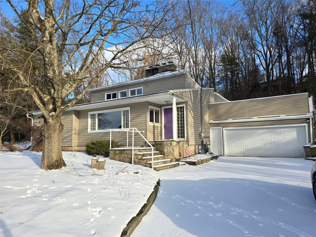 2146 Hazard Road, Binghamton, New York image 1