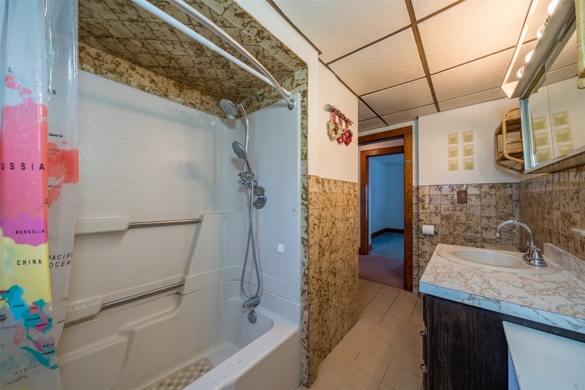 102 Cleveland Avenue, Endicott, New York image 20