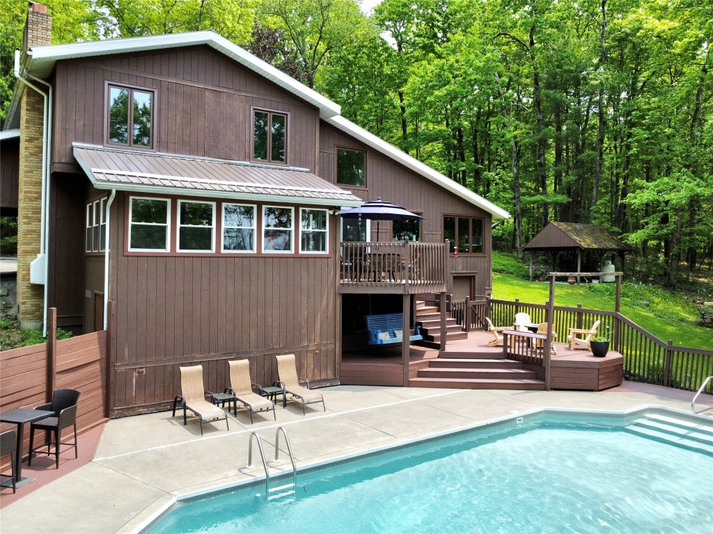 1989 N Cafferty Road, Endicott, New York image 42