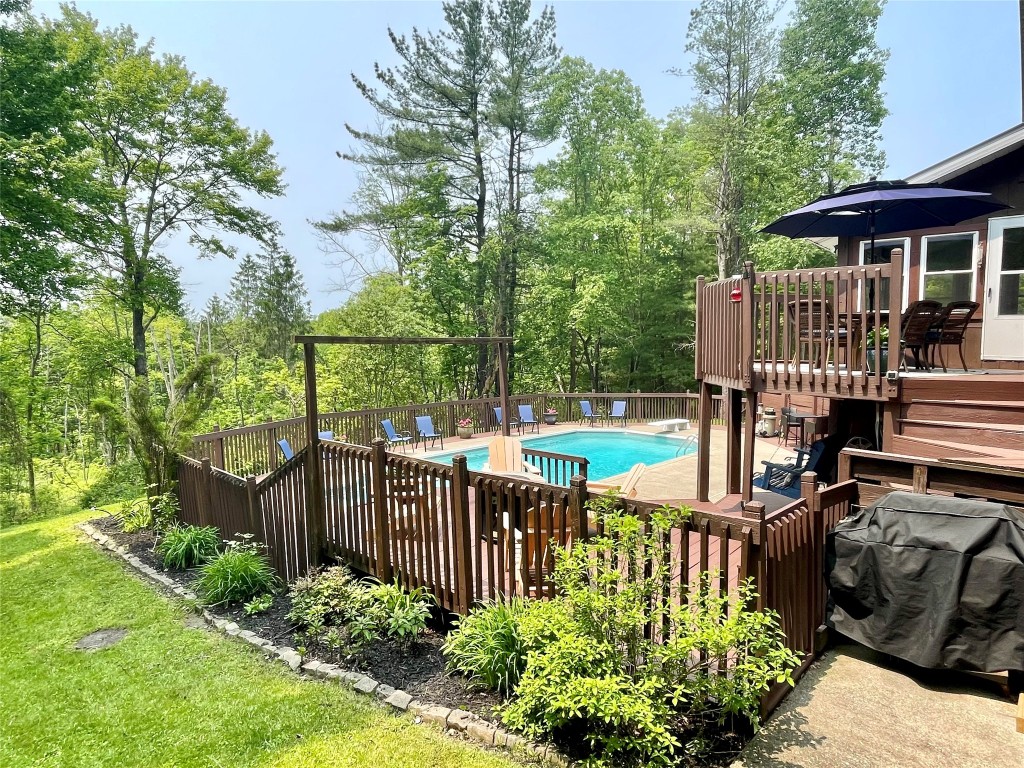1989 N Cafferty Road, Endicott, New York image 48