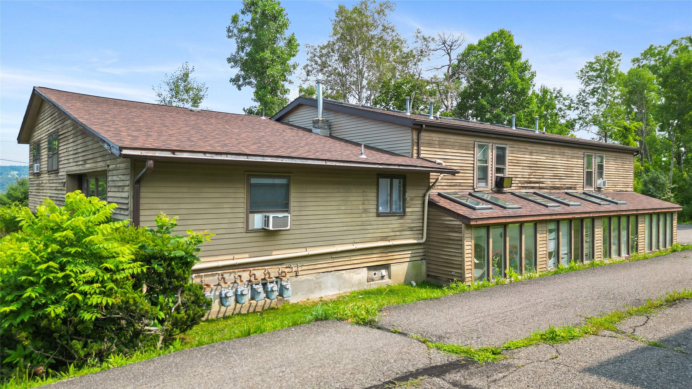 205 Rano Boulevard - Photo 2