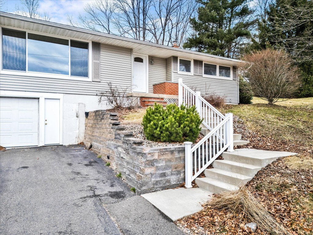 17 Dover Drive, Endicott, New York image 26